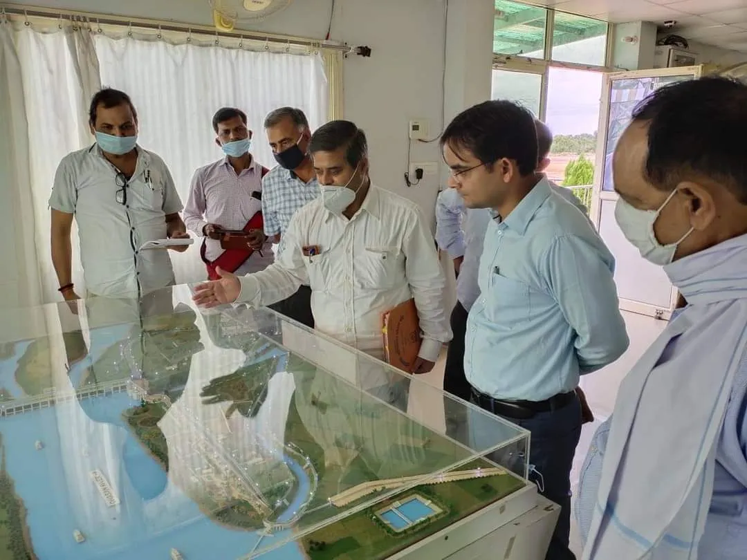 डीएम ने लाइफलाइन अर्जुन सहायक नहर व लहचूरा बांध का किया भ्रमण