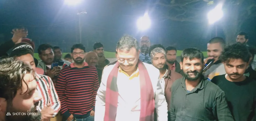 पूर्व विधायक के हाथों क्रिकेट टूर्नामेंट का भव्य उदघाट्न