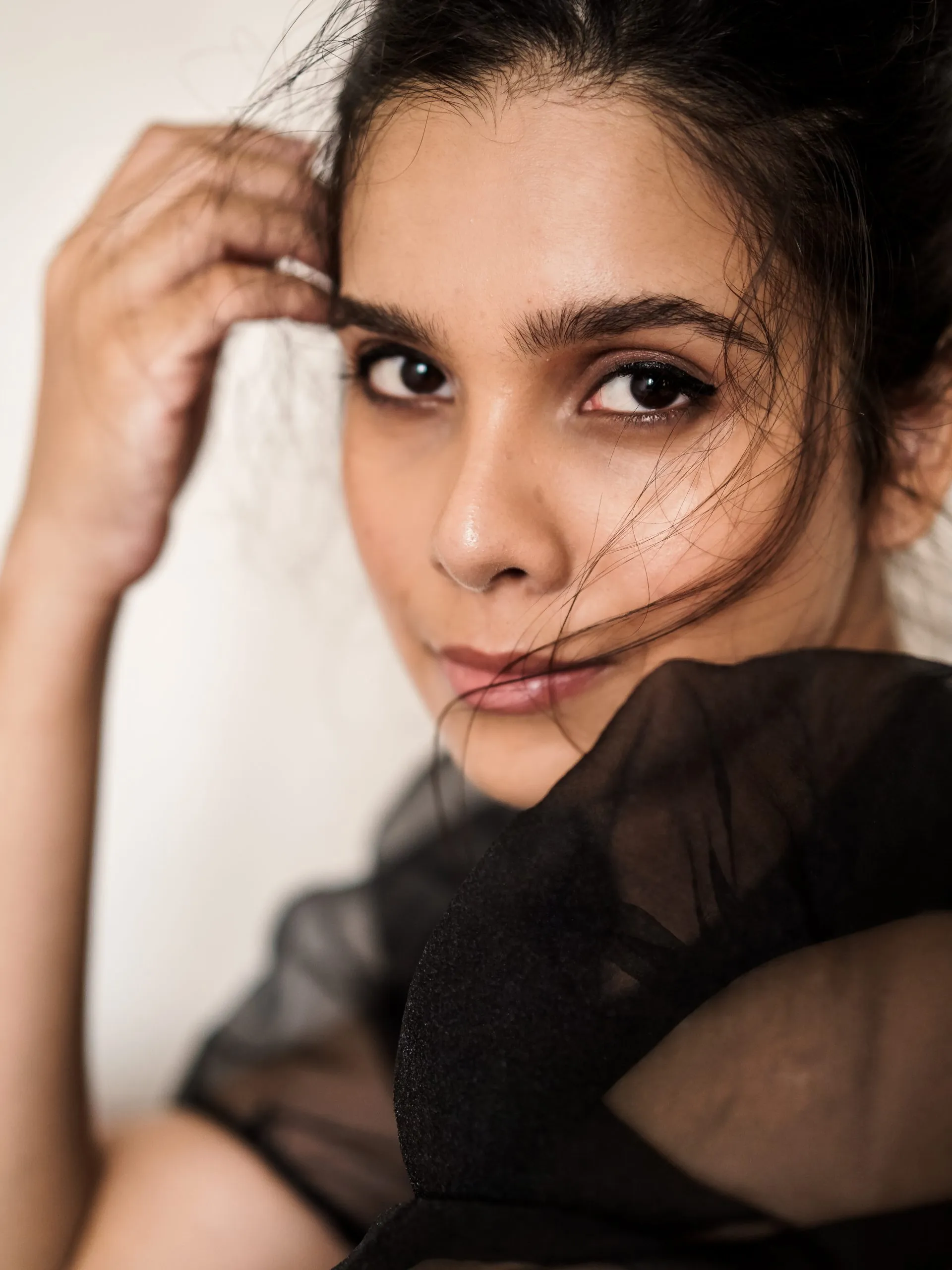 अंतराष्ट्रीय महिला दिवस के मौके पर अभिनेत्री रश्मि अगडेकर ने कहा, “मैं राधिका आप्टे से ख़फ़ी ज्यादा प्रेरित हूँ, और एक दिन मुझे भी उन्ही के तरह कुछ करना है