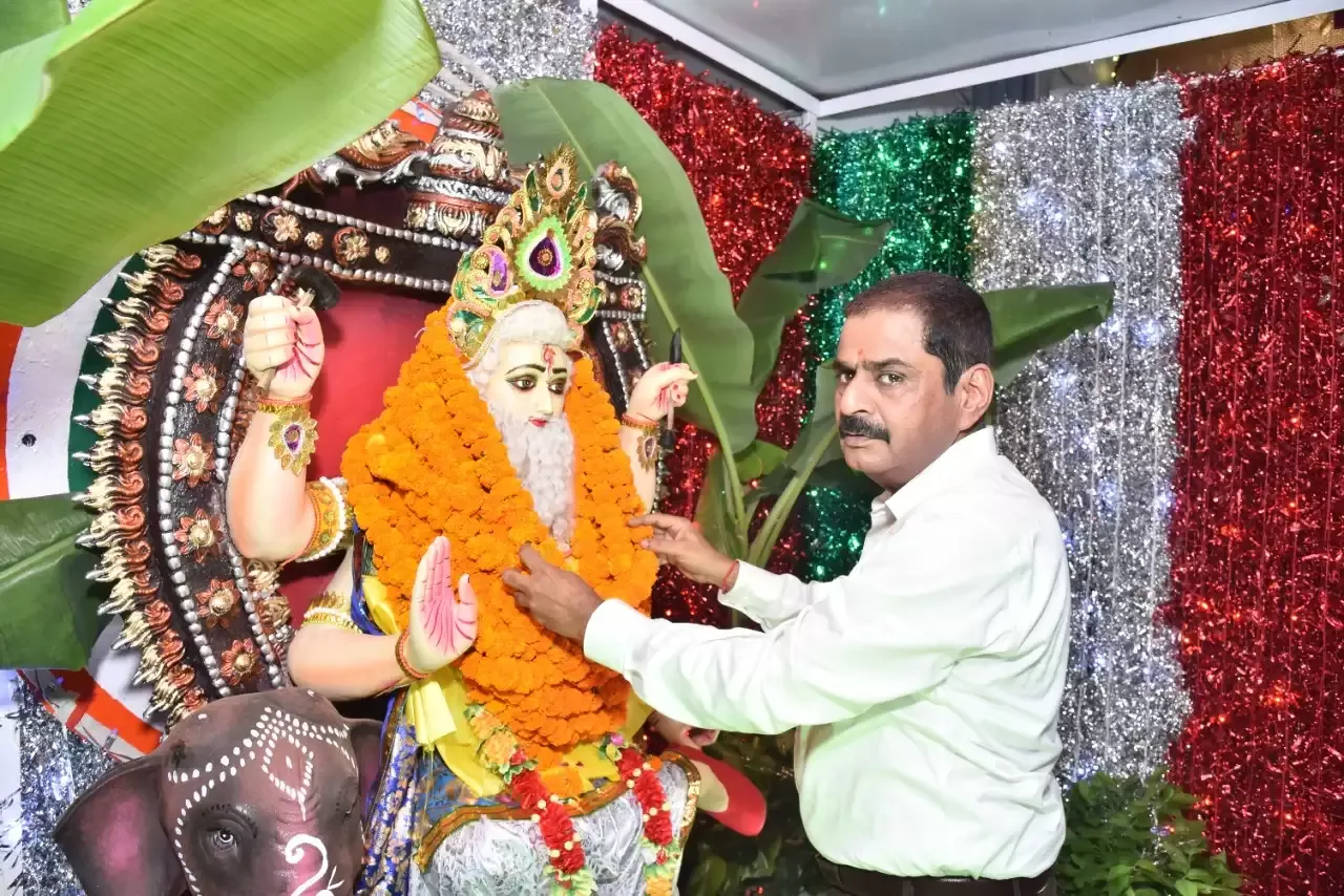 इफको फूलपुर में विश्वकर्मा जयंती पर भव्य पूजा अर्चना