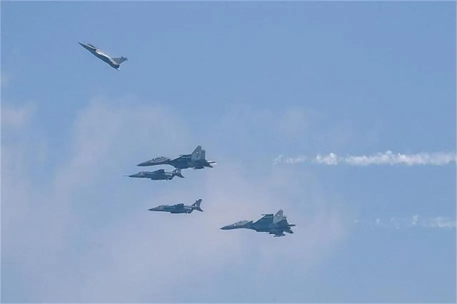 ड्रैगन की नई चाल: ताइवान को भयभीत करने के लिए शुरू किया सैन्य अभ्यास, तइपे रक्षा क्षेत्र में भेजे  71 चीनी विमान और 9 जहाज