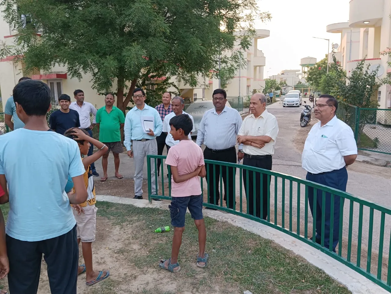 आरेडिका महाप्रबंधक  पी,के मिश्रा ने किया कॉलोनी निरीक्षण