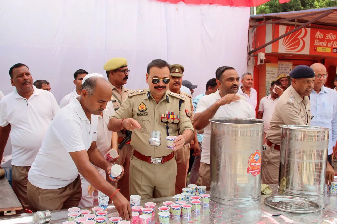 भुल्लनपुर पीएसी ने शिविर लगाकर वितरित किया शरबत