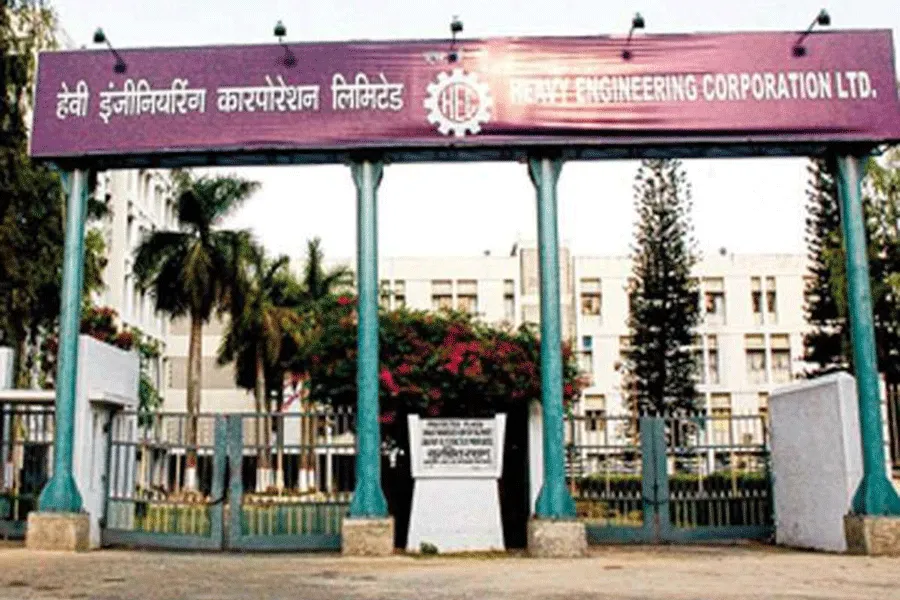 HEC के 200 से अधिक कर्मचारियों ने दिया जंतर-मंतर पर धरना 