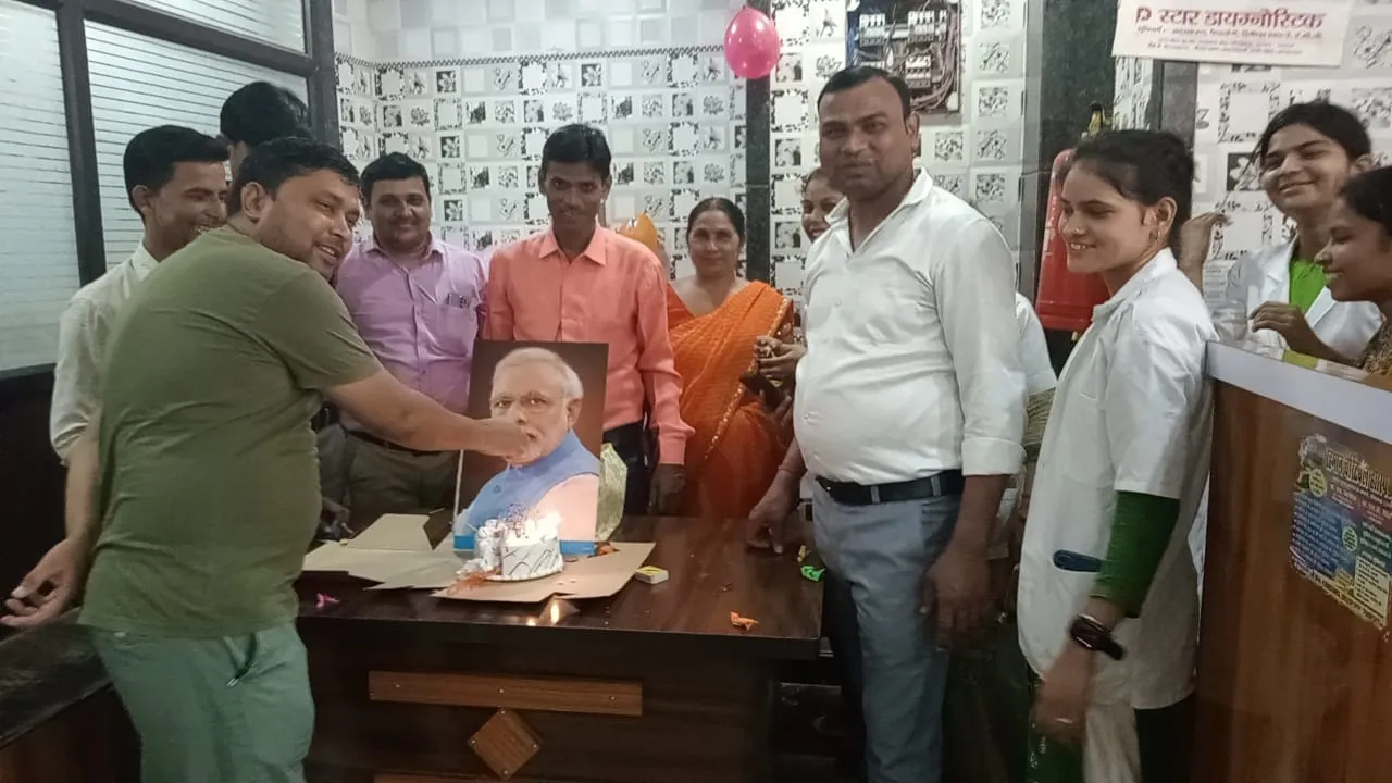 देश के प्रधान मंत्री का जन्म बड़ी धूम धाम से मनाया गया