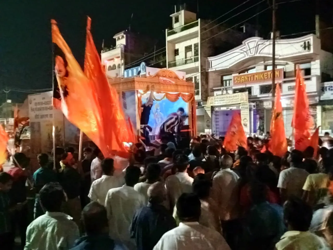 शौर्य जागरण यात्रा का सैकड़ों लोगो ने यात्रा का जोरदार स्वागत किया