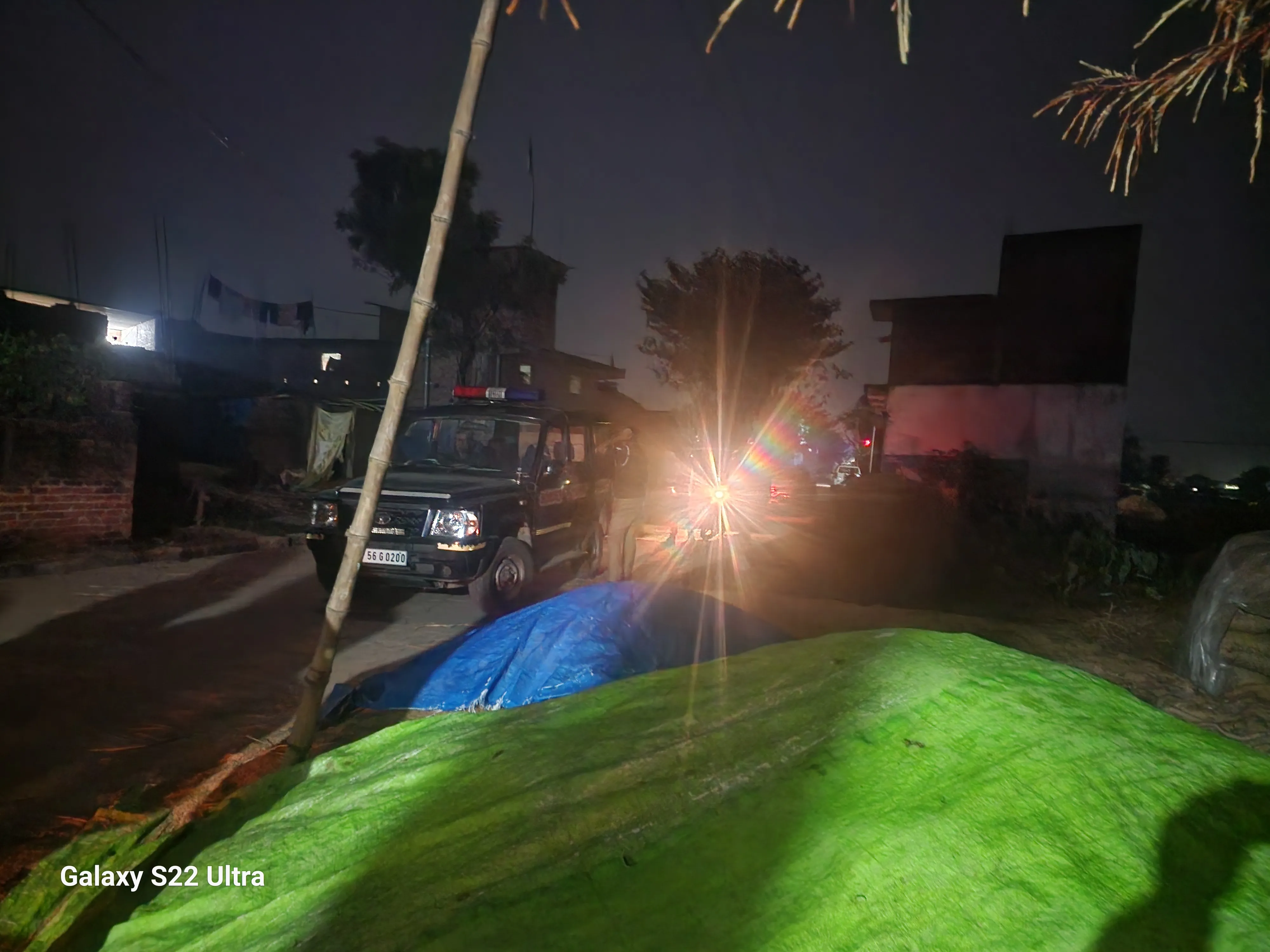 पुलिस व राजस्व टीम के छापेमारी में 195 बोरी धान बरामद