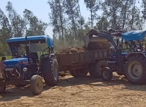धड़ल्ले से हो रहा मिट्टी खनन, अधिकारी मौन। सदरपुर थाना क्षेत्र का मामला