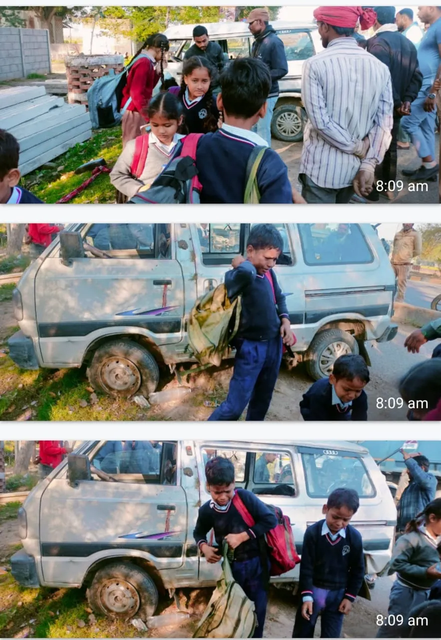 स्कूली वैन पलटने से मासूम की मौत 12 घायल