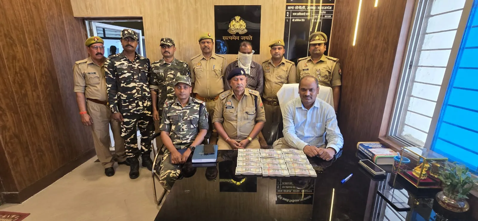पंद्रह लाख नेपाली रूपए के साथ एक युवक गिरफ्तार