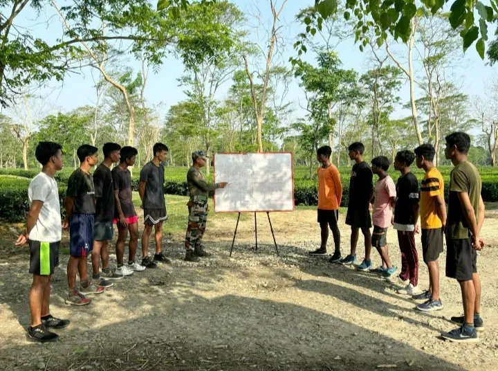 भारतीय सेना ने ऊपरी असम के युवाओं के लिए अग्निवीर पूर्व-भर्ती प्रशिक्षण का  किया आयोजन ।