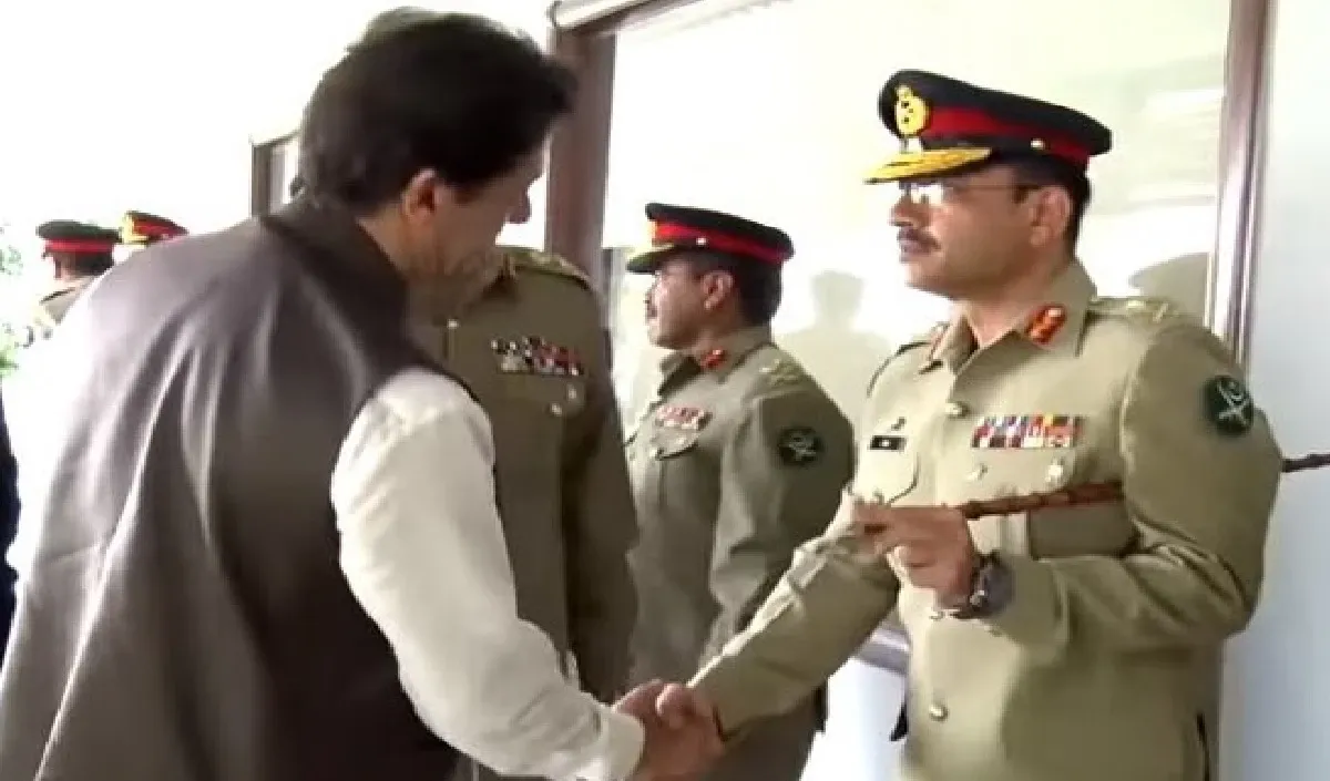 आखिर क्या है इमरान खान और आसिम मुनीर की जेल में हुई सीक्रेट मीटिंग का राज़ 