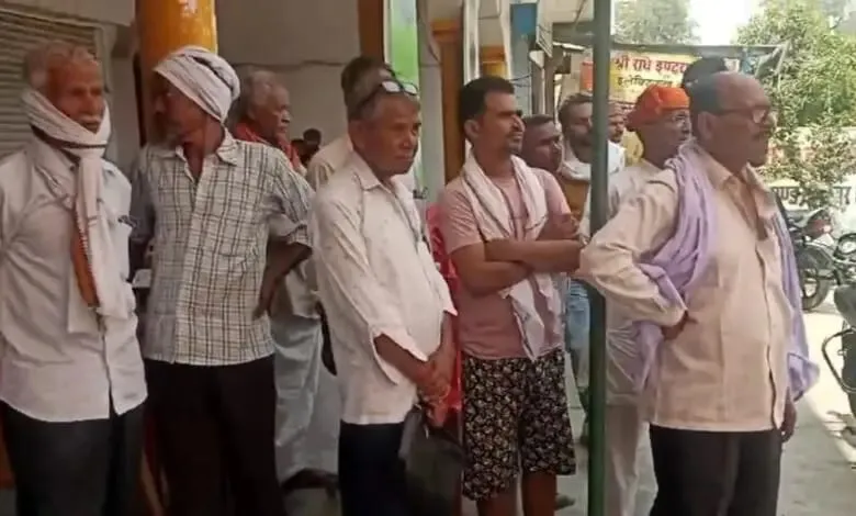 बस्ती में सुबह टहल रहे तीन बुजुर्ग बस की चपेट में आने से दो की मौत