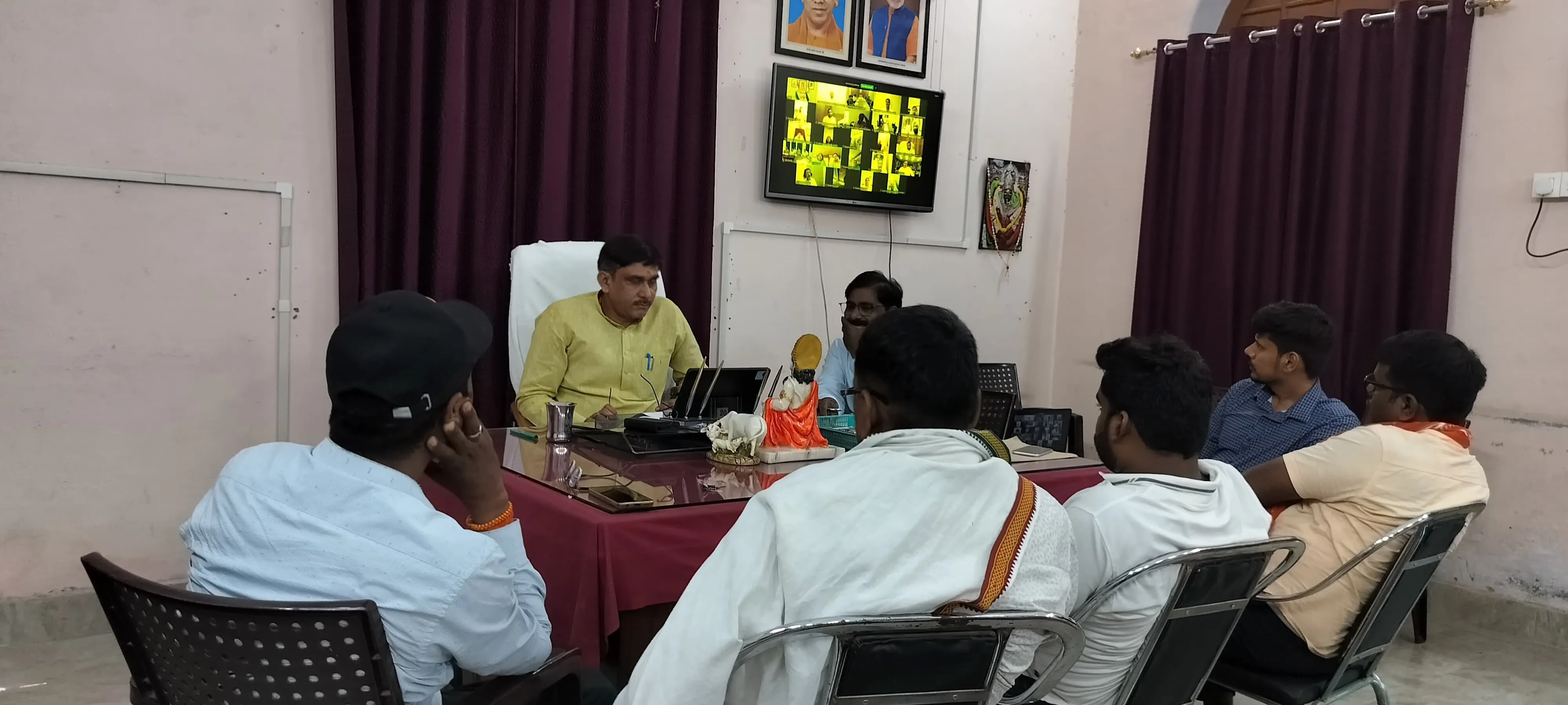 मुख्यमंत्री योगी आदित्यनाथ ने पौधारोपण अभियान को लेकर नपाध्यक्ष श्यामसुंदर केशरी से किया वर्चुअल संवाद