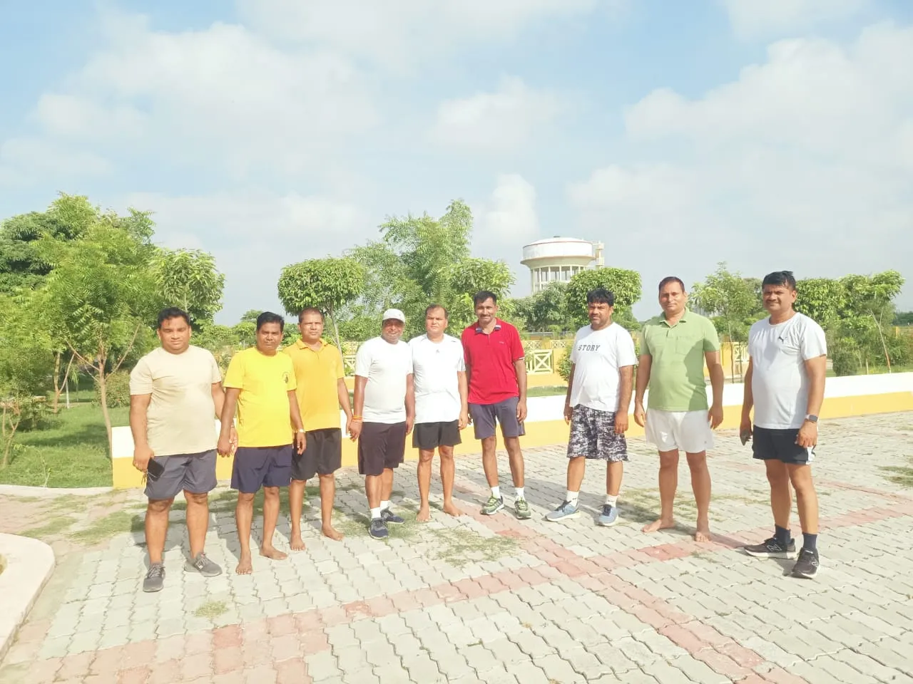 वृन्दावन योगा ग्रुप ने पौधरोपण कर वृक्षारोपण अभियान मे ली हिस्सेदारी