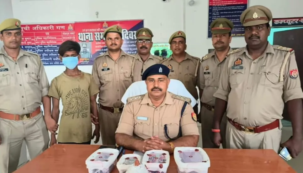 चोरी करने वाले अन्तर्जनपदीय चोर गिरफ्तार, चार लाख पचास हज़ार का माल बरामद