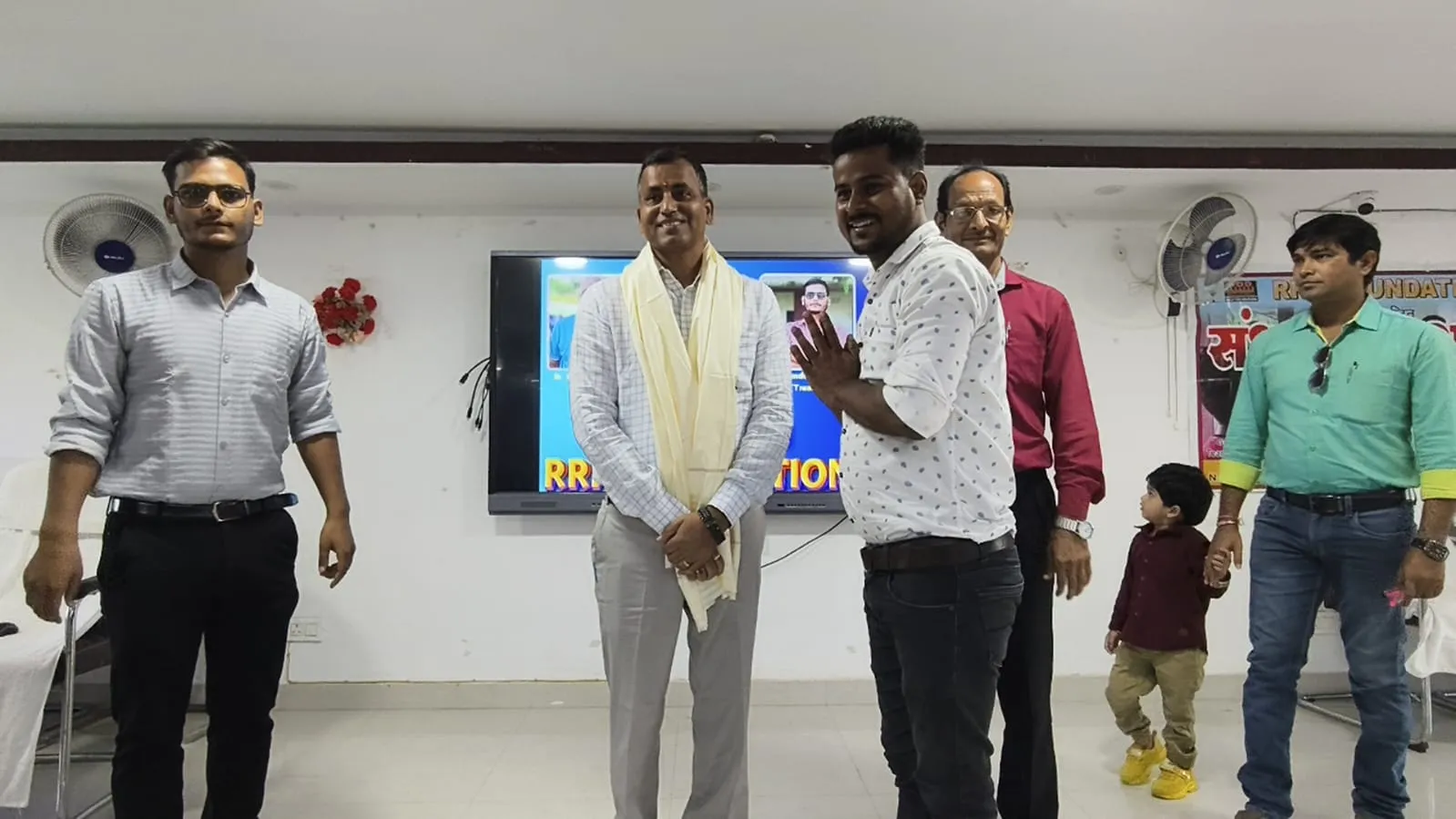 संध्या पाठशाला का 60 दिन पूरा, मलिन बस्ती के बच्चों को शिक्षा की राह पर बढ़ाया