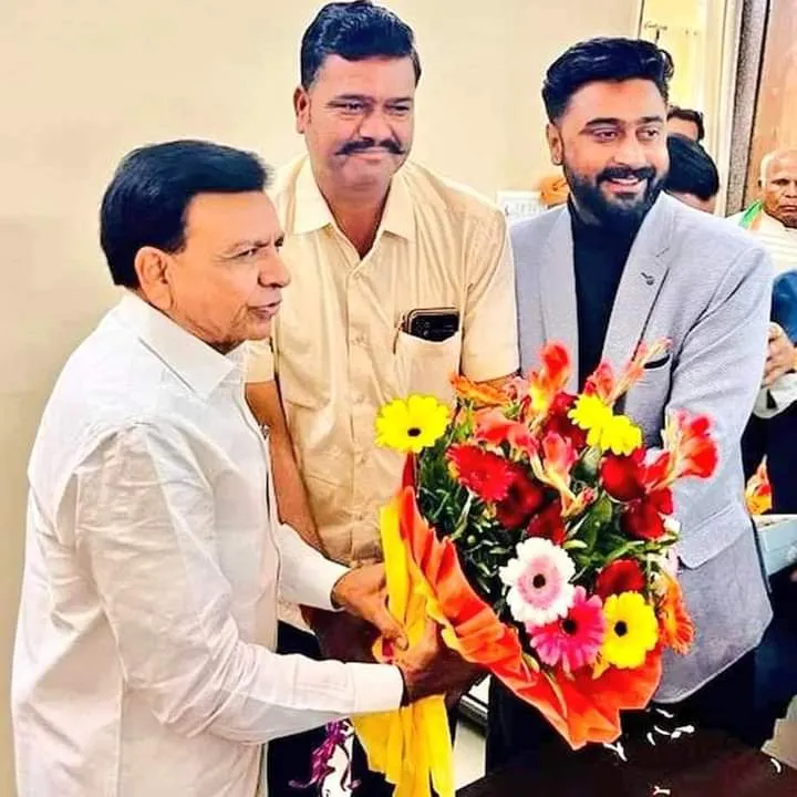 जब्त की गई 1800 करोड़ की ड्रग्स मामले के मंदसौर से जुड़े तार, आरोपी की डिप्टी सीएम के साथ तस्वीर भी वायरल