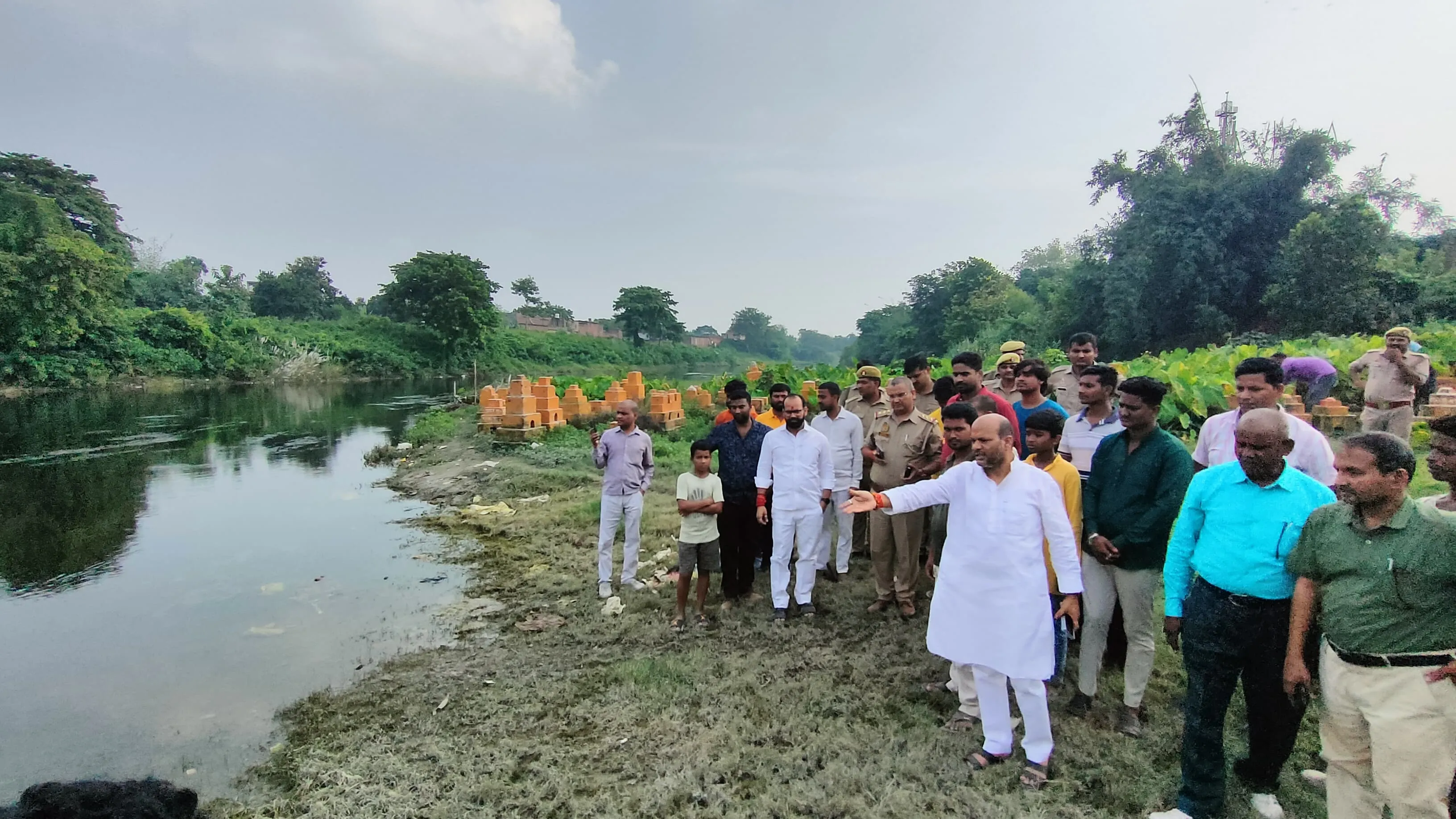 कुशीनगर : मूर्ति विसर्जन को लेकर पडरौना नगरपालिका की तैयारी शुरू 