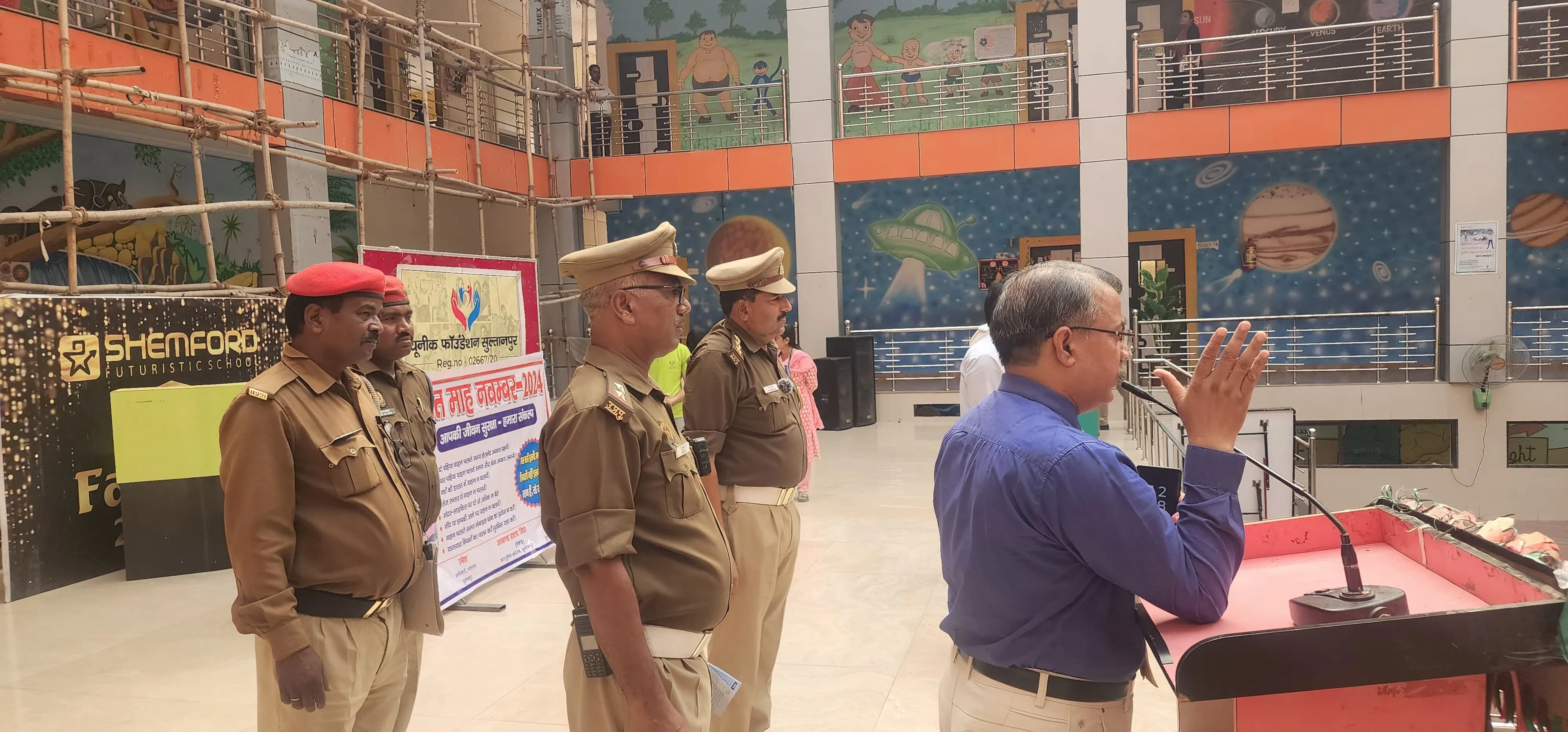 पुलिस नहीं यमराज के डर से पहनिए हेलमेट : उपमा द्विवेदी