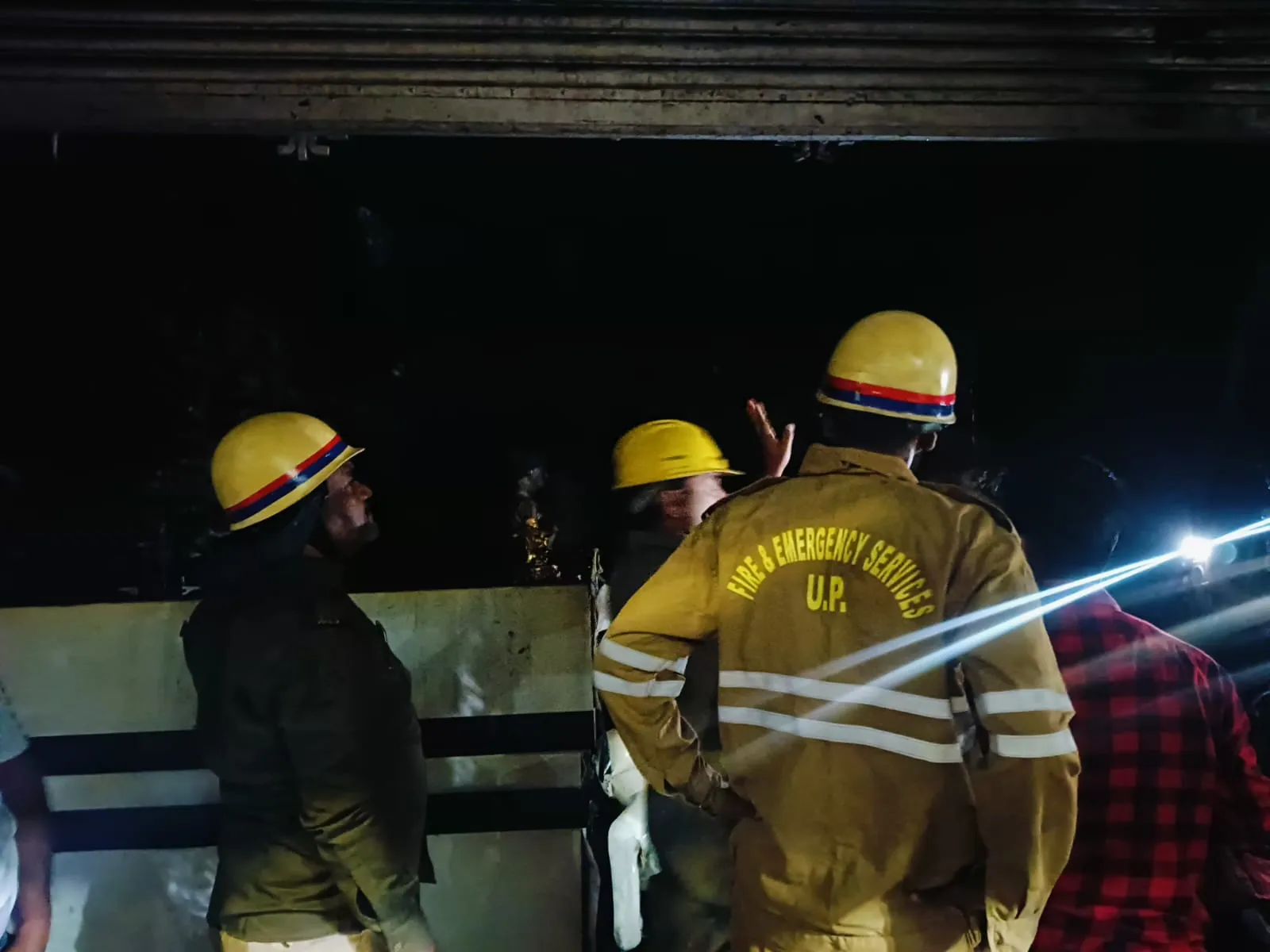 कानपुर में दो जगह लगी आग को फायर ब्रिगेड ने बुझाया 