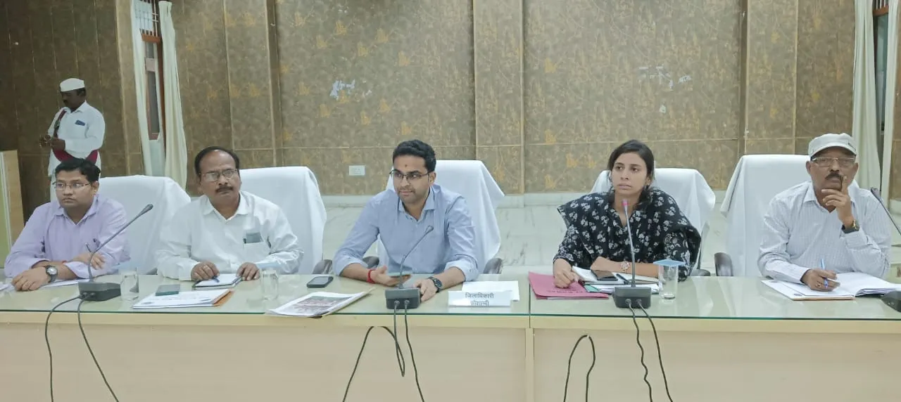 जिलाधिकारी ने एन0सी0इ0आर0टी0 द्वारा प्रस्तावित परख राष्ट्रीय सर्वेक्षण-2024 के तैयारियों के सम्बन्ध में की गयी बैठक 