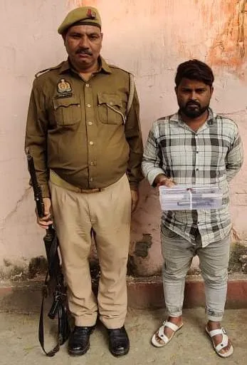 पुलिस ने एक तमंचा .315 बोर व एक जिन्दा कारतूस .315 बोर के साथ एक शातिर अभियुक्त को किया गिरफ्तार 