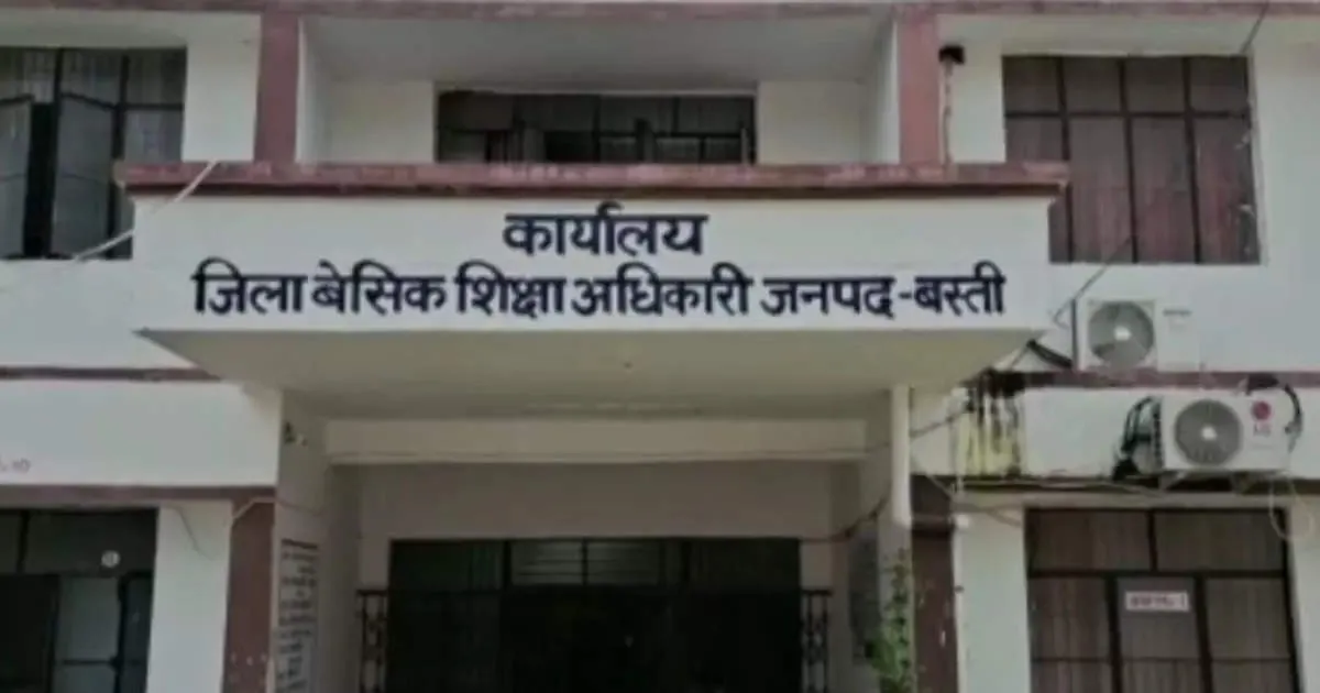 मोरंग के बजाय बालू से पी0एम0 श्री विद्यालयों का हो रहा निर्माण , बी०एस0ए० व डी०सी० निर्माण बने ठेकेदार 