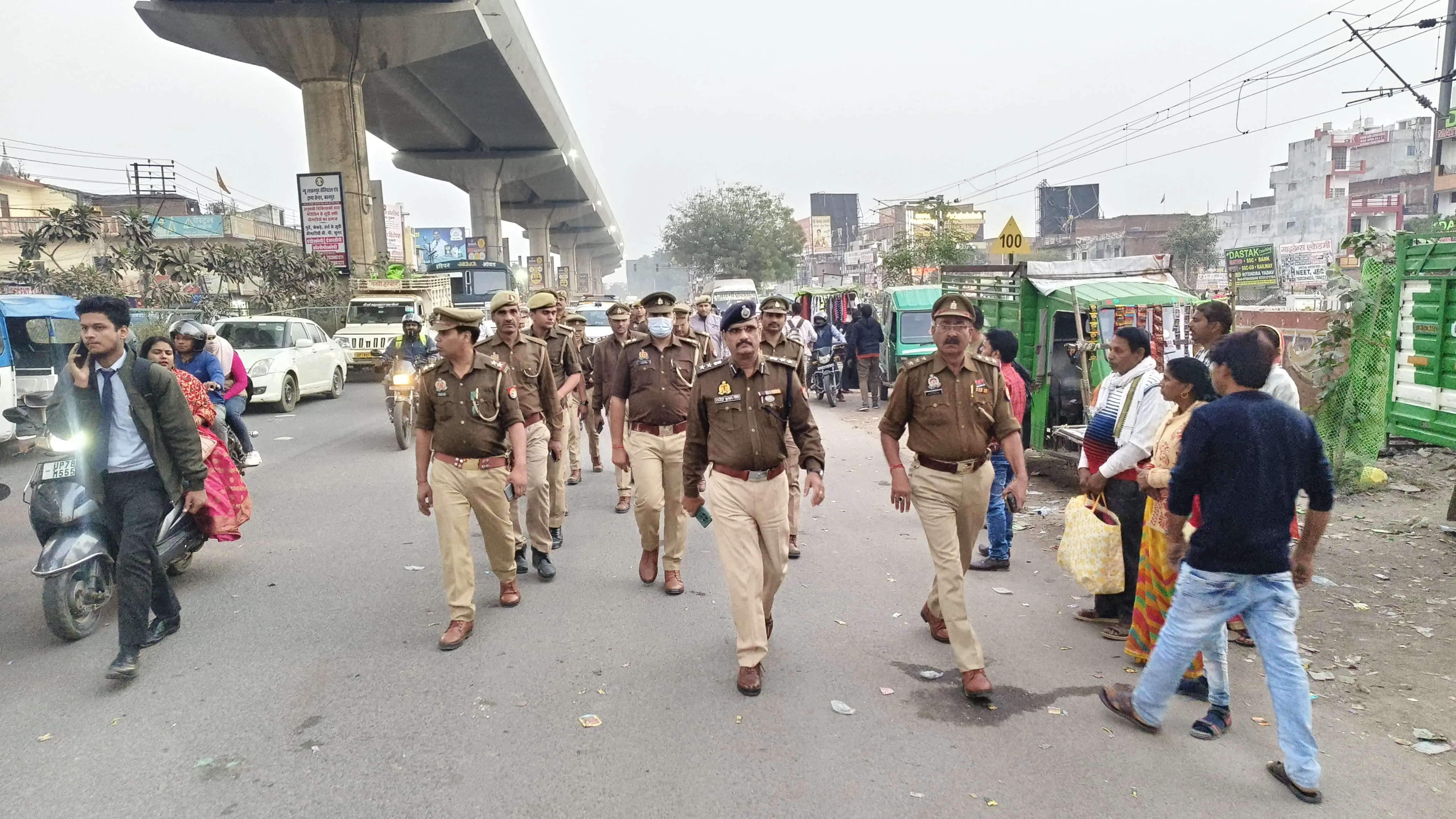 पुलिस उपायुक्त पश्चिम ने की पैदल गश्त दिये दिशा निर्देश 
