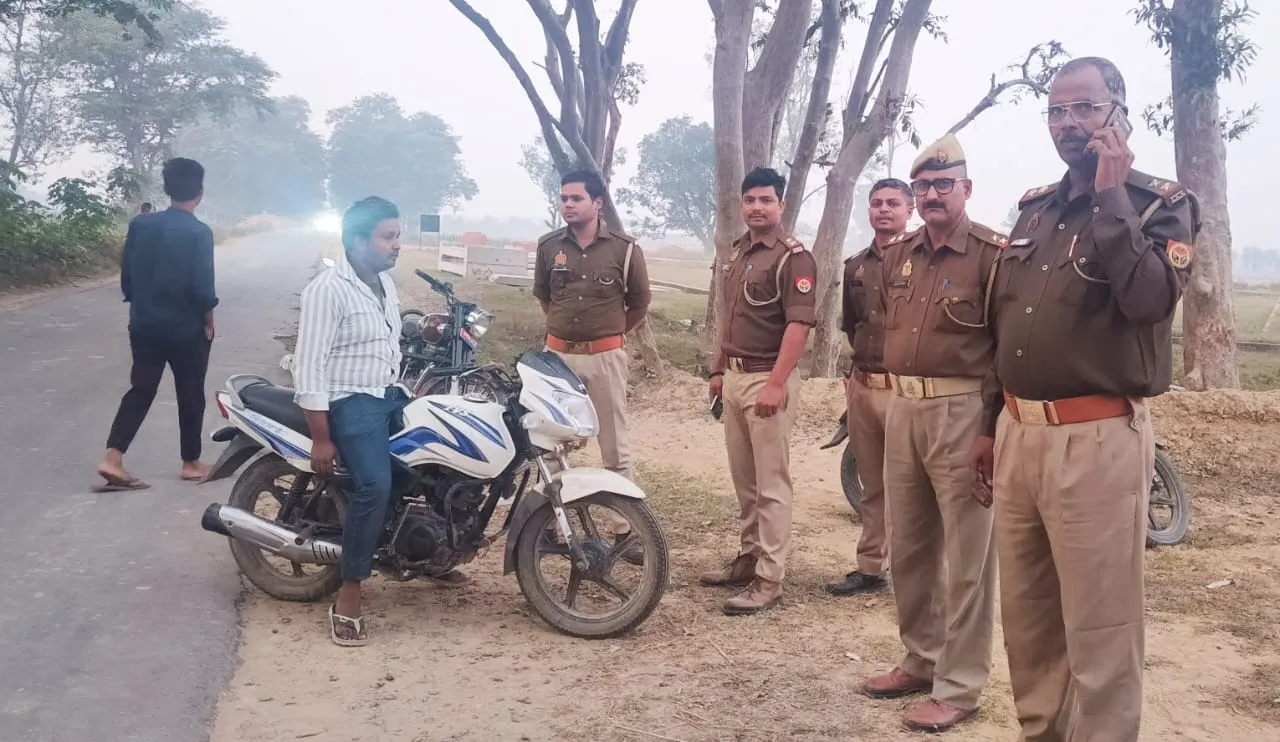 थाना पचपेड़वा पुलिस द्वारा चलाया गया वाहन चेकिंग अभियान, काटा गया चालान।