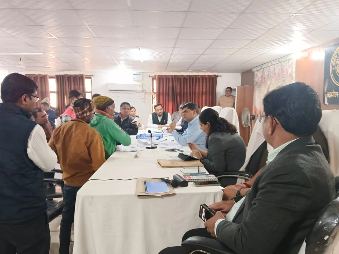 कुशीनगर : कमिश्नर एवं डीएम ने पीड़ितों की सुनी समस्या 
