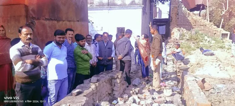 सरकारी नजूल भूमि पर अवैध निर्माण, एसडीएम से शिकायत