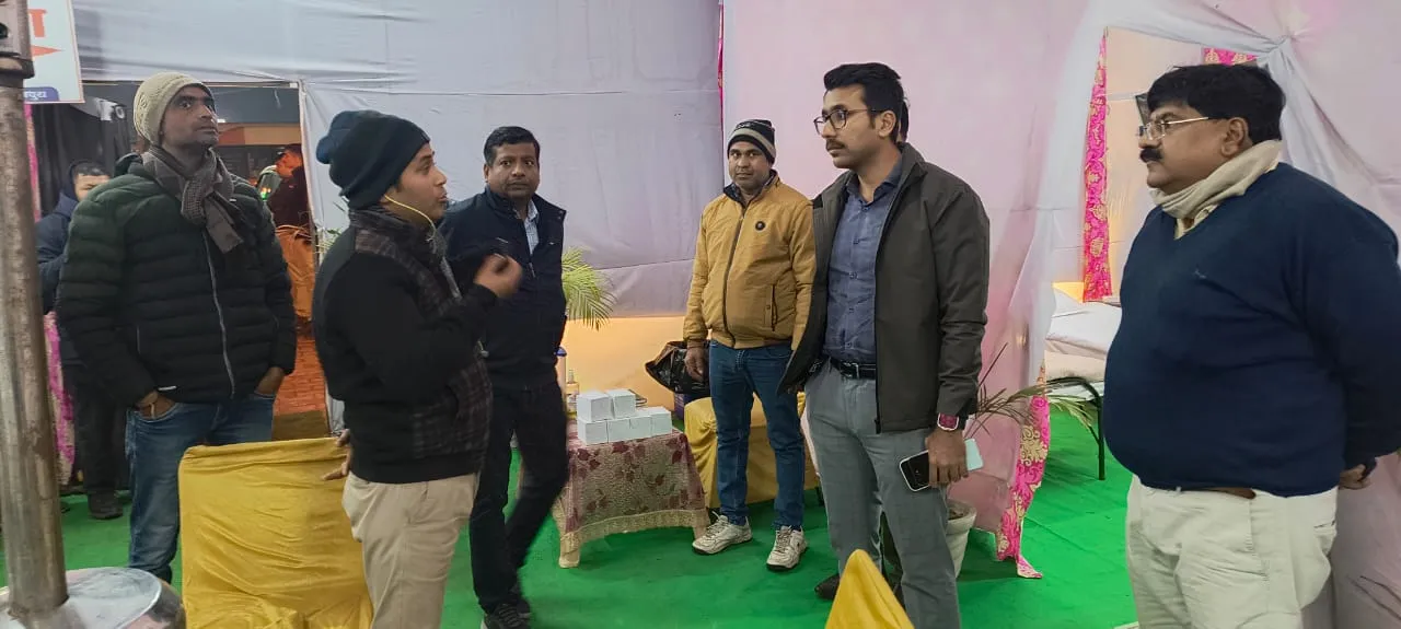 नगर आयुक्त ने रात्रि में नगर निगम के रैन बसेरों का किया निरीक्षण