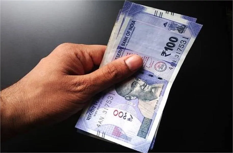 अब कर्मचारी को मिलेगा सेवानिवृत्ति पर 50% वेतन, केंद्र सरकार ने पेंशन योजना में बदलाव किया