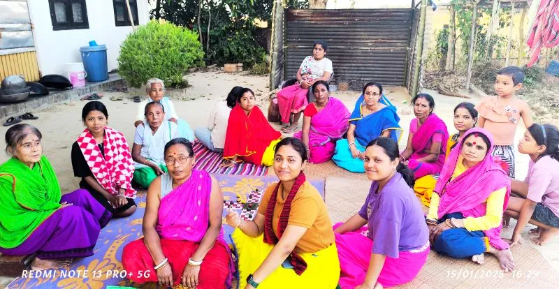 पौष संक्रांति के अवसर पर, कृष्णानगर गाँव की महिलाएँ उत्साह के साथ पिकनिक पार्टियों और प्रतिस्पर्धी कार्यक्रमों का आयोजन करती हैं।