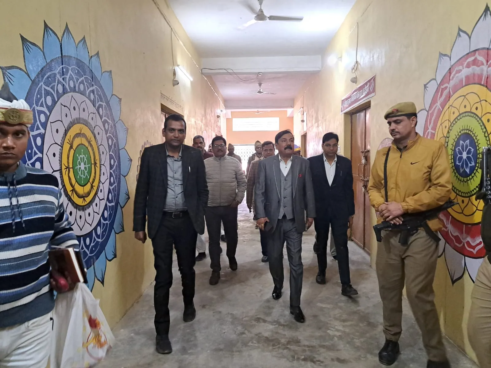 उप मुख्य निर्वाचन अधिकारी उत्तर प्रदेश ने जिले के वेयर हाउस का निरीक्षण 