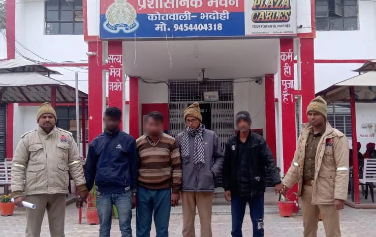 पशु चोरी करने वाले गिरोह के तीन शातिर चोर चढ़े पुलिस के हत्थे
