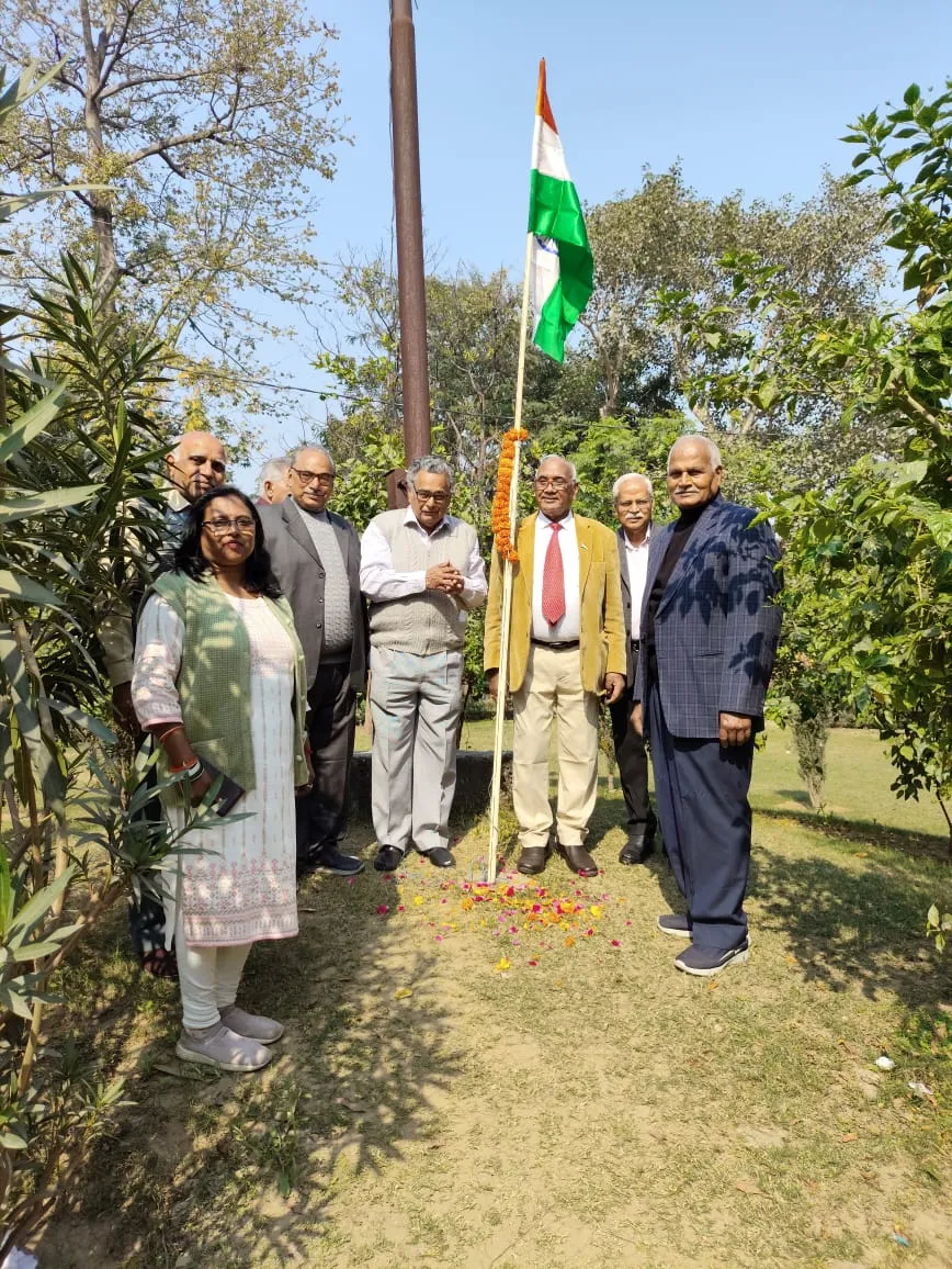 विराम खण्ड-5 में वरिष्ठजनों ने उत्साह से मनाया 76वा गणतंत्र दिवस।