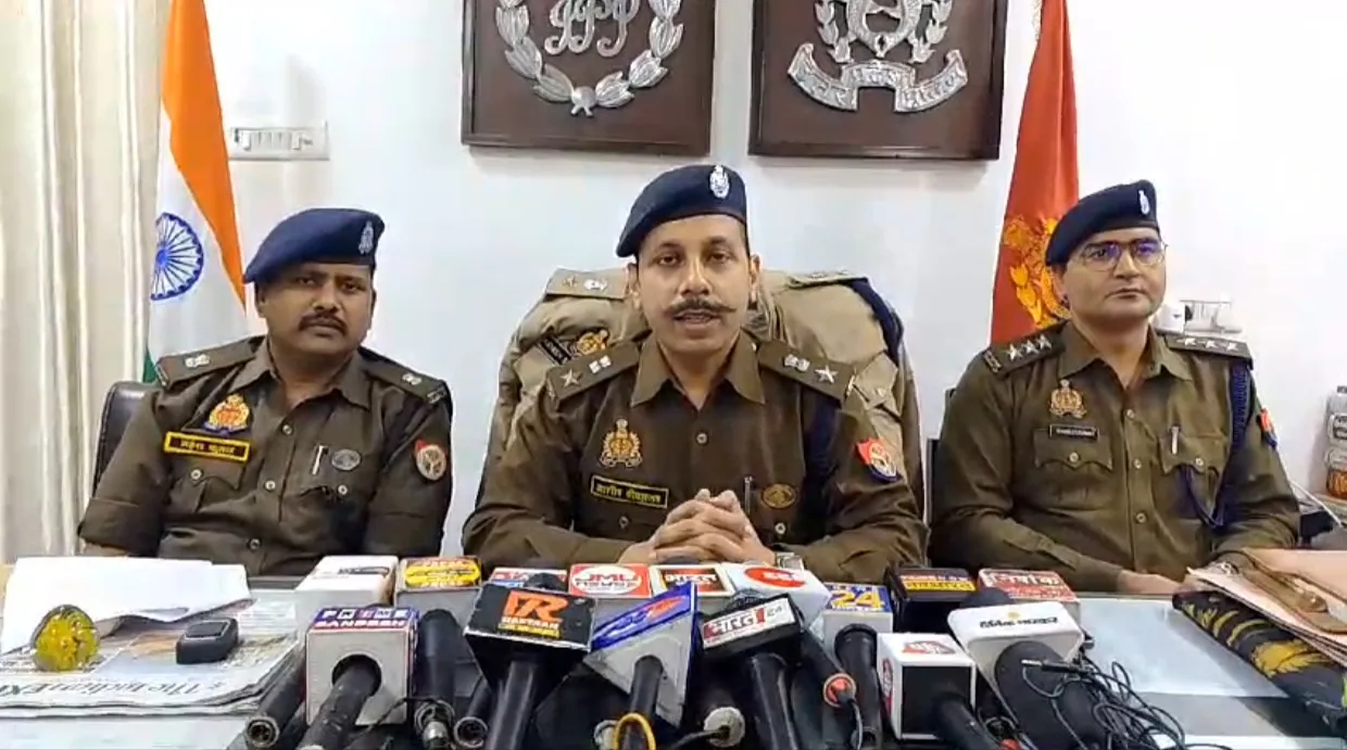 वाहन चोरी के चार अभियुक्तों को घाटमपुर पुलिस ने किया गिरफ्तार 