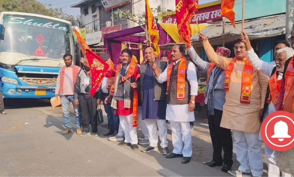 गो सेवा आयोग के उपाध्यक्ष महेश शुक्ला व विधायक अजय सिंह ने 2100 श्रद्धालुओं को महाकुंभ के लिए किया रवाना 