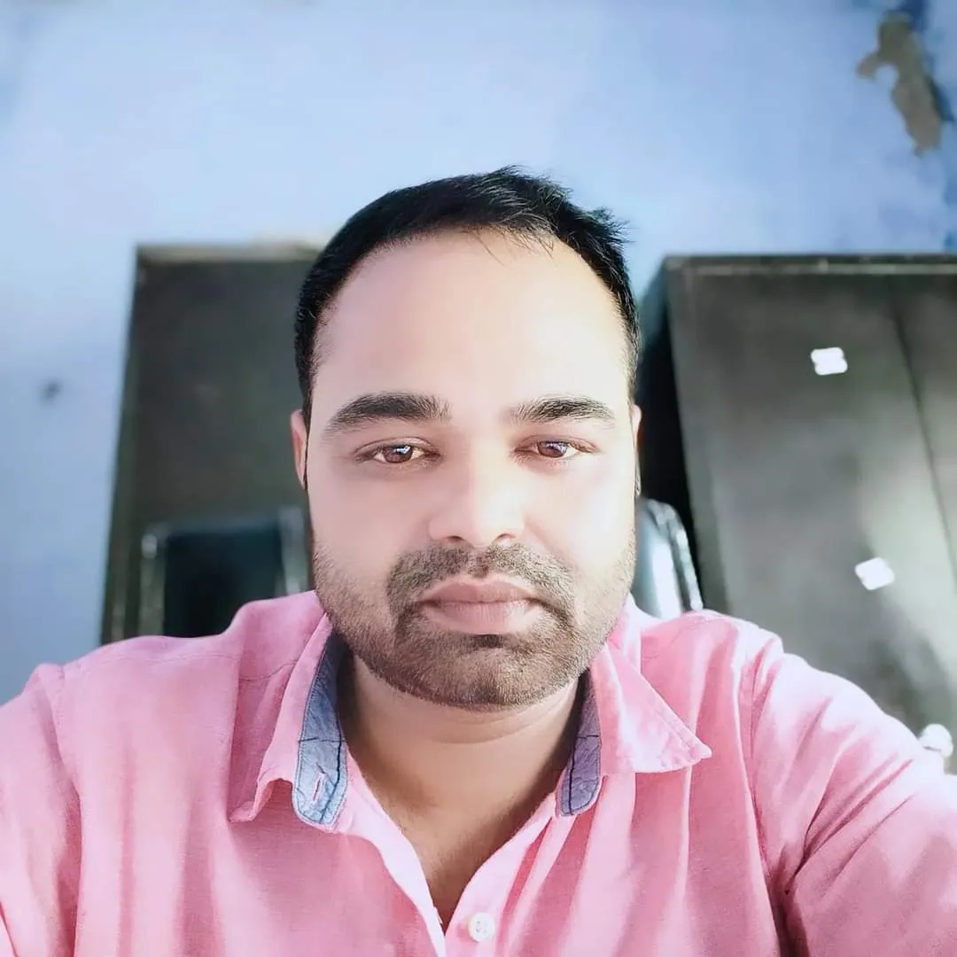 डी० डी० ओ० अजय कुमार सिंह पर पड़ रहे सचिव सुधीर सिंह भारी