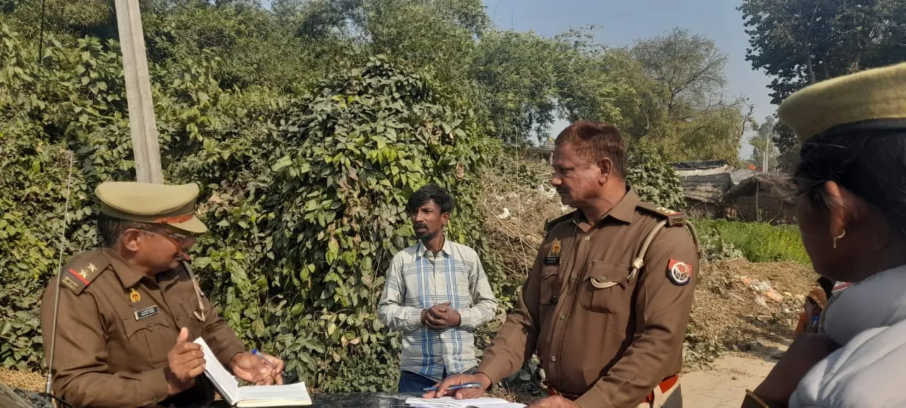 विद्यालय संचालन के दौरान कमरे में संदिग्ध परिस्थितियों में किशोरी का मिला शव