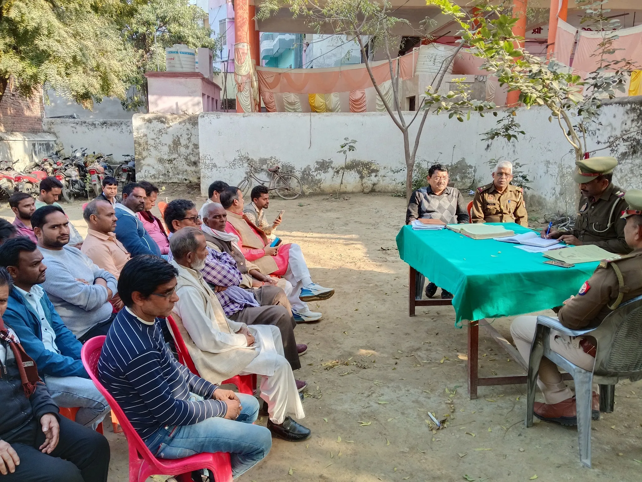 आगामी पर्वों शब-ए-बारात, संत रविदास जयंती एवं महाशिवरात्रि के दृष्टिगत थाना ज्ञानपुर व थाना चौरी द्वारा आयोजित की गई पीस कमेटी की बैठक