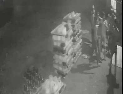 मनबढ़ दबंगों ने बफिंग फैक्ट्री में घुसकर मचाया उत्पाद