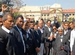 इलाहाबाद हाईकोर्ट में आज भी हड़ताल; कैट के वकीलों ने भी काम रोका ।