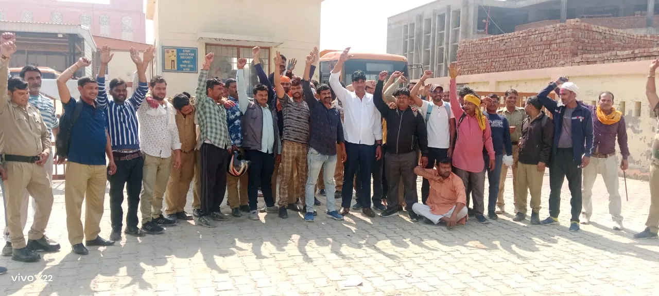 चार दिन से ठप है ई बसों का संचालन, हडताल पर चालक