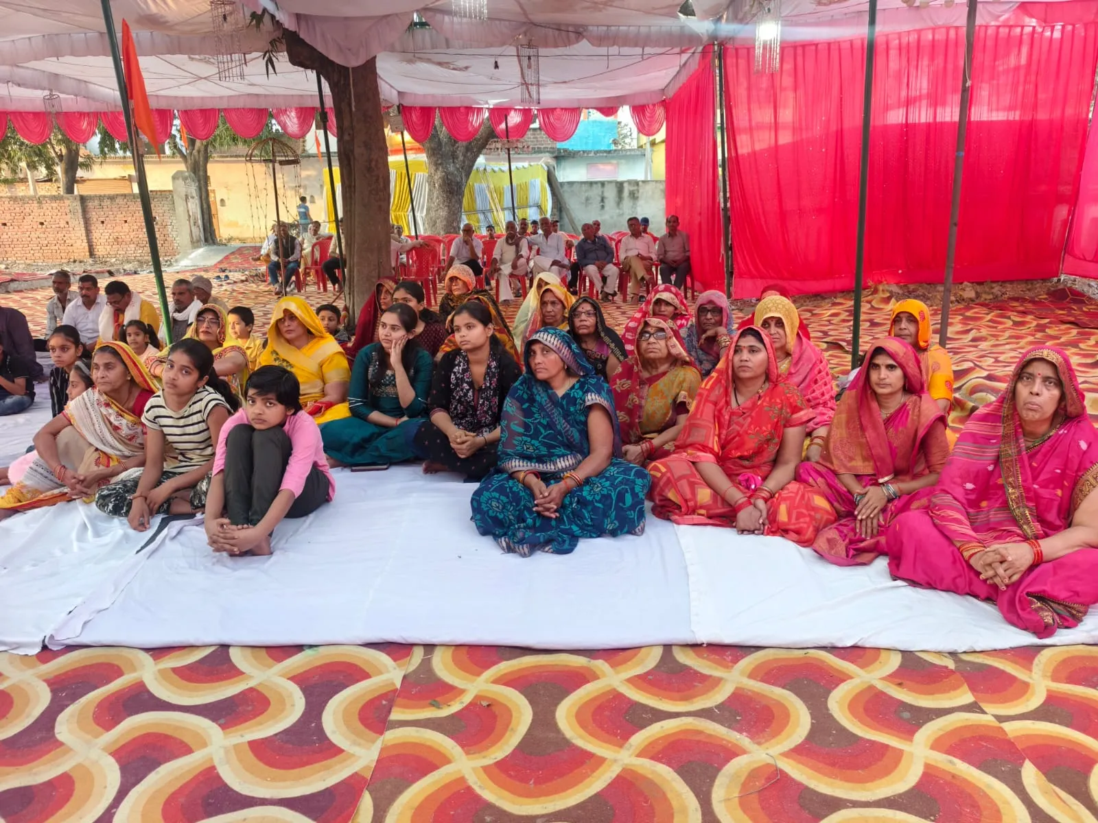 कथा के प्रथम दिन कथा सुनकर श्रोता हुए भावविभोर, पूज्य वेदांती जी महाराज ने कहा- राम से भी बड़ा है, राम का नाम