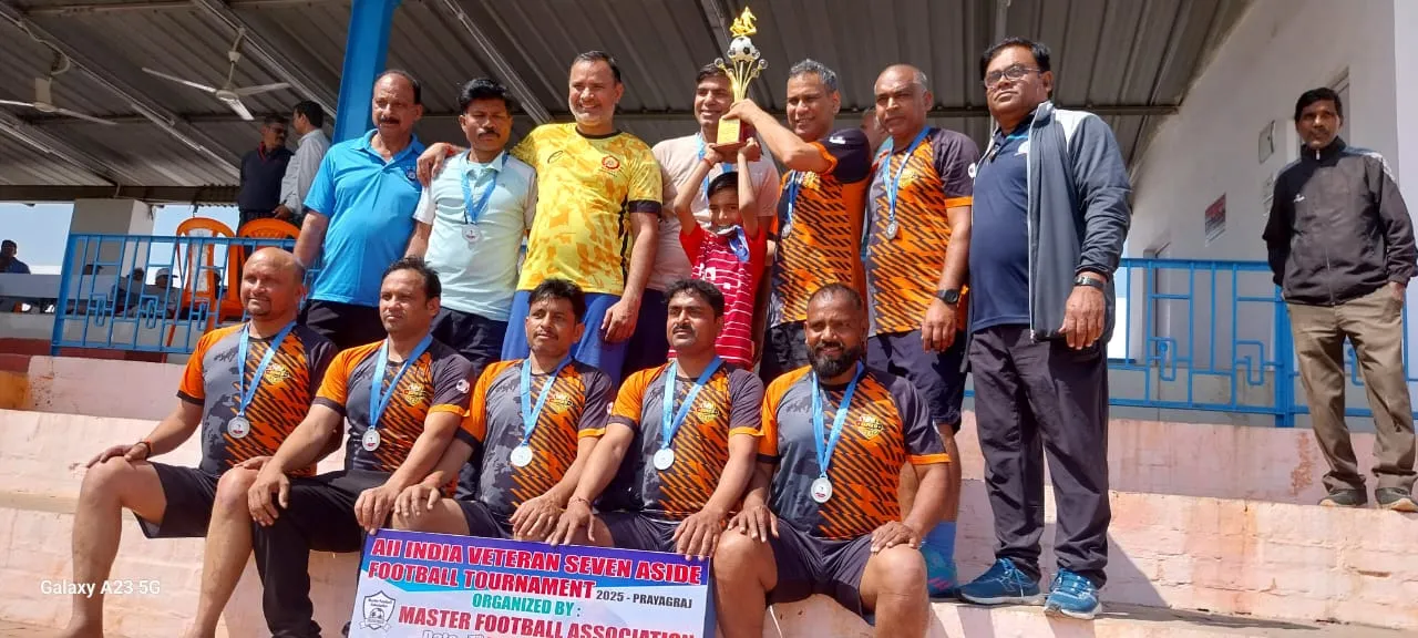 सेवन ऐ साइड मास्टर्स फुटबाल प्रतियोगिता हुई संपन्न।