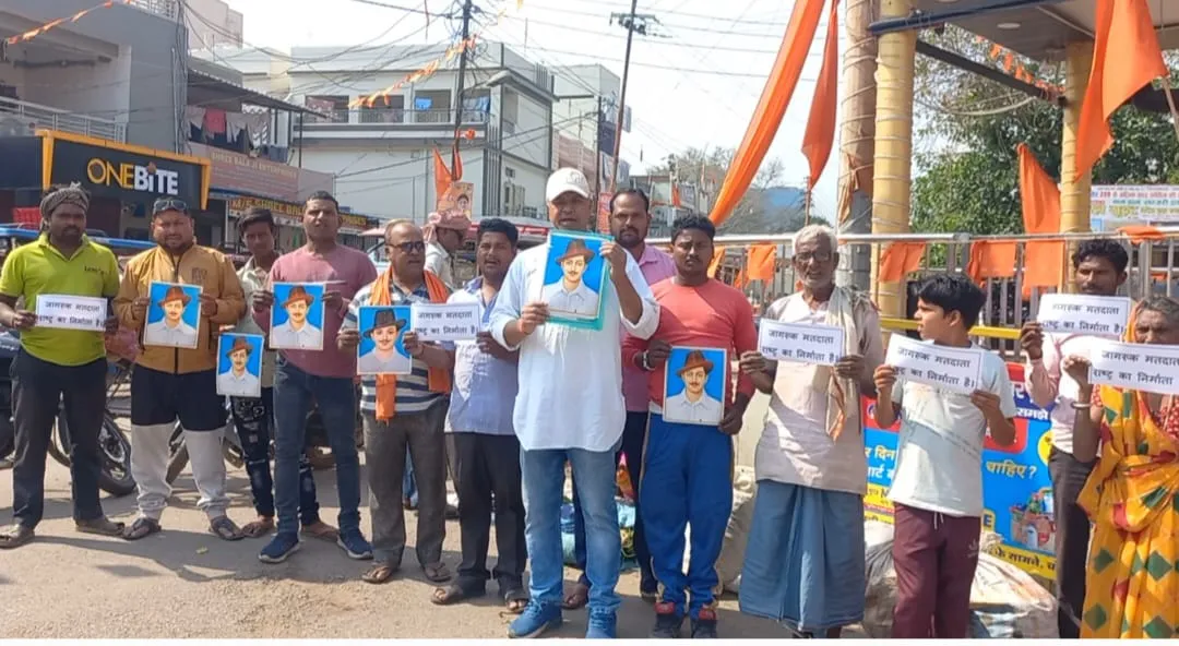 ओबरा में शहादत दिवस पर उठी आवाज, लोकतांत्रिक पदों पर रिटायरमेंट की उम्र तय हो-भारतीय अहिंसा सेवा संस्थान