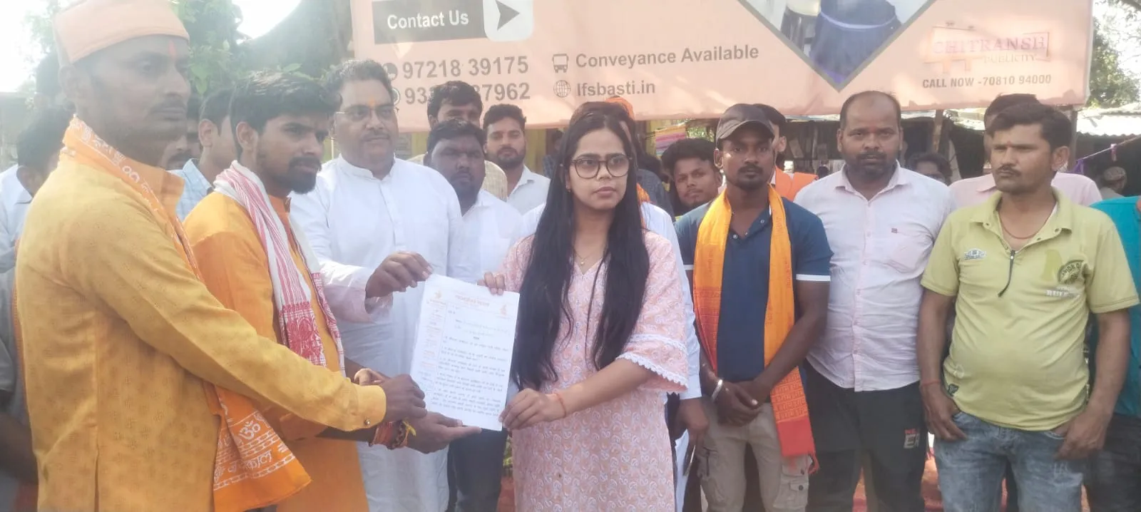 अमर शहीदों को किया नमन्ः बस्ती में अम्बेडकर विश्वविद्यालय की मांग राष्ट्रपति को भेजा ज्ञापन